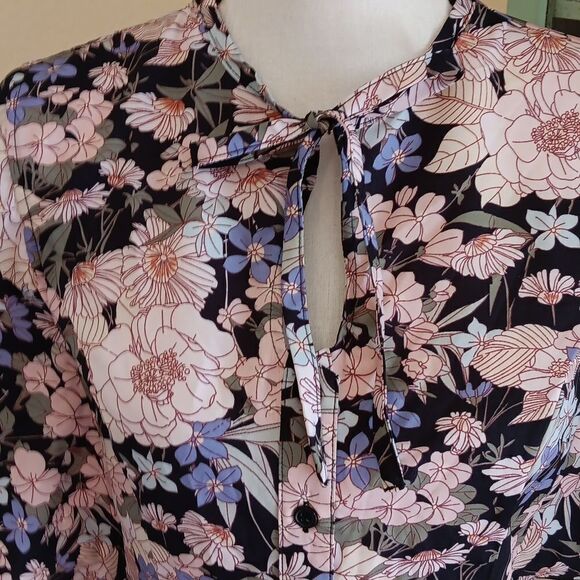 Unique Vintage Dark Floral Top - Picture 2 of 9